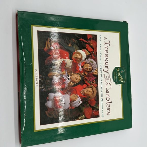 Byers’ Choice Retired Caroler Marie & Book Treasury of Carolers. - Picture 8 of 10